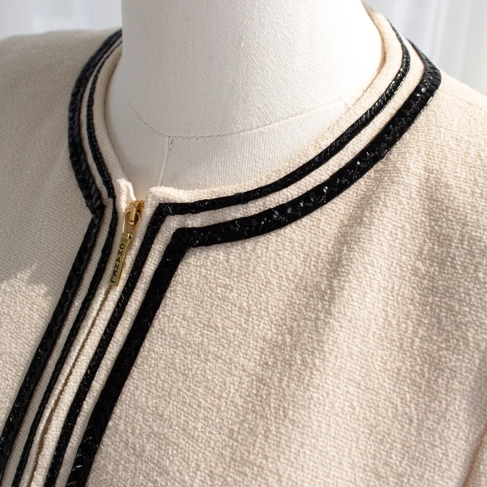 Chanel Vintage S/S 1995 Ivory Ecru Black Gold Zip Tweed 95P Jacket - Picture 11 of 15